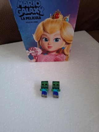 2 Figuras Minecraft Zombie