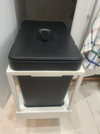 Cubo de basura para debajo del fregadero