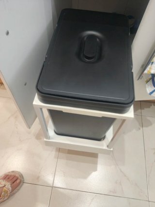 Cubo de basura para debajo del fregadero