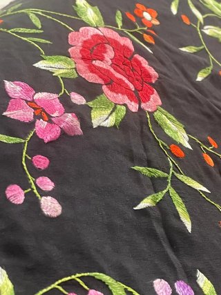 Mantón de Manila Antiguo Bordado Negro