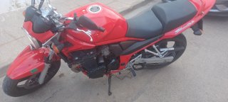 Suzuki Bandit Roja - Moto Naked.Ruedas nuevas
