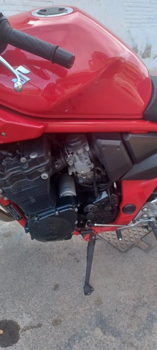 Suzuki Bandit Roja - Moto Naked.Ruedas nuevas