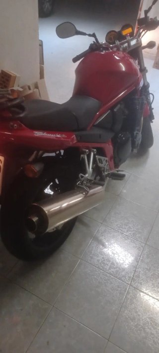 Suzuki Bandit Roja - Moto Naked.Ruedas nuevas