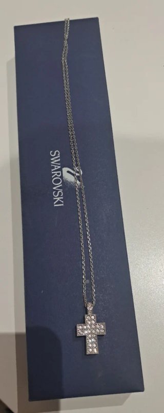 Collar Cruz Swarovski Plata