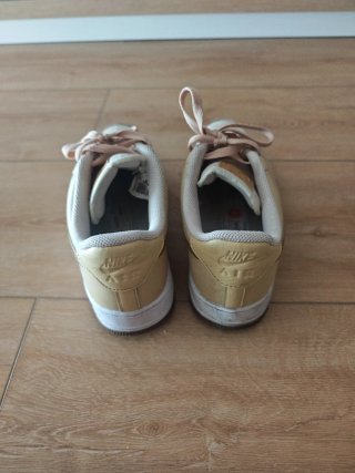 Nike Air Force 1 Beige/Marrón