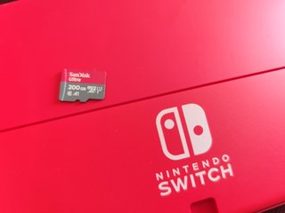 Nintendo Switch Ed. Especial Mario + MicroSD 200GB