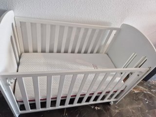 Cuna colecho blanca con colchón