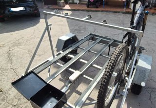 Remolque para bicicletas con papeles