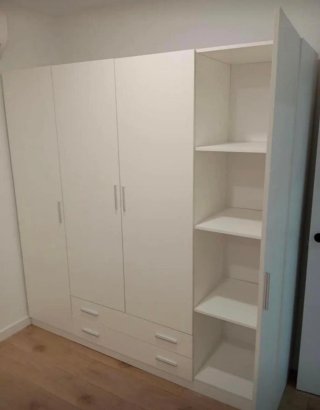Armario blanco 4 puertas y 2 cajones