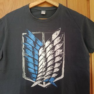 Camiseta Attack on Titan Talla S