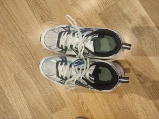 Zapatillas Puma plateadas y blancas Talla 40