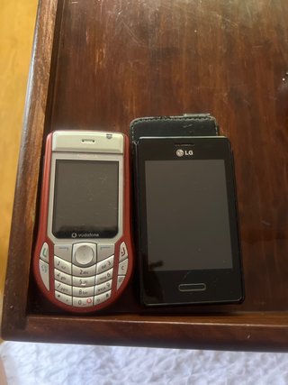 Lote 2 Móviles Antiguos Nokia y LG