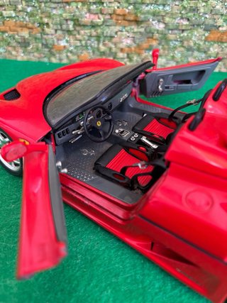 Ferrari F50 descapotable 1995 – Escala 1:18 Burago