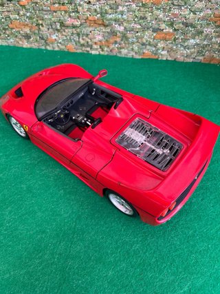 Ferrari F50 descapotable 1995 – Escala 1:18 Burago