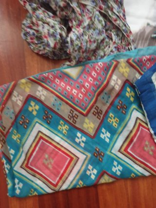 Lote 12 pañuelos variados..y 2 fulares regalo