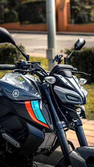 Yamaha MT-125 2024 Negra y azul