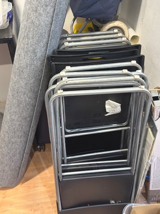 Sillas plegables metálicas y de plástico