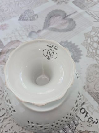 Alzatina in porcellana con decoro floreale
