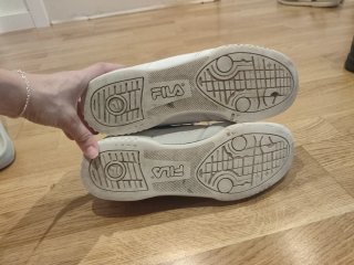 Zapatillas Fila Blancas y Azules