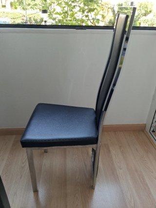 Elegantes sillas de comedor metal y piel