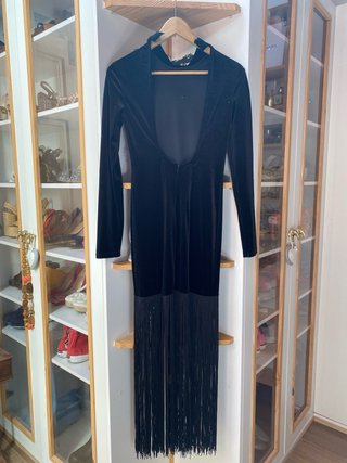 Vestido negro terciopelo con flecos