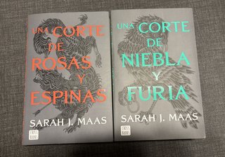 Una corte de rosas y espinas / de niebla y furia