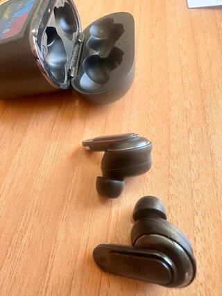Auriculares JBL Tour Pro 2