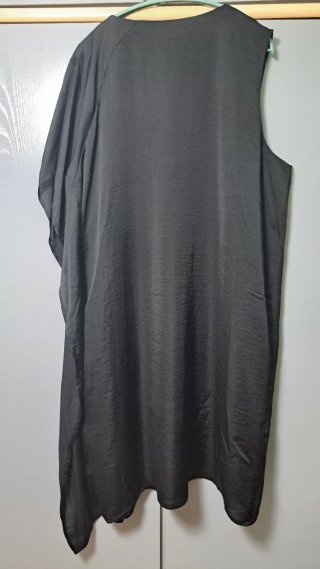 Vestido negro con pedrería