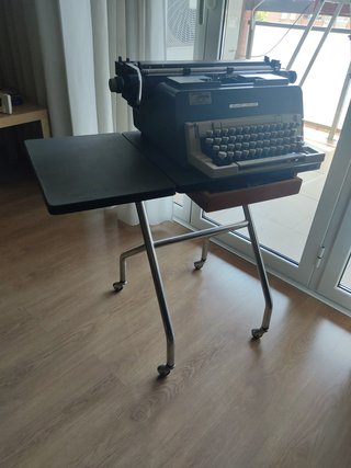 Máquina de escribir Olivetti LINEA 98