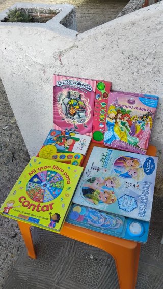 Lote Libros Infantiles: Disney, Caillou, Frozen