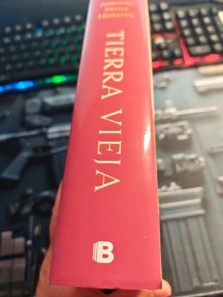 Tierra vieja - Antonio Pérez Henares
