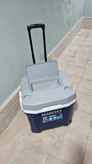 Nevera Igloo Latitude 58L con Ruedas