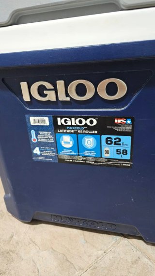Nevera Igloo Latitude 58L con Ruedas
