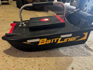 Barco cebador baitliner