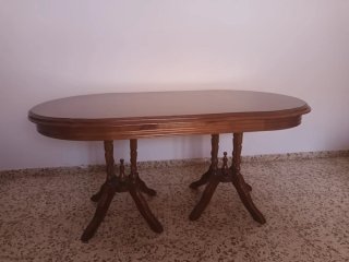 Mesa de comedor, 4 sillas madera y mueble