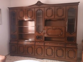 Mesa de comedor, 4 sillas madera y mueble