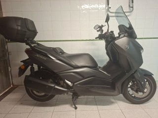 Maxi Scooter Negra