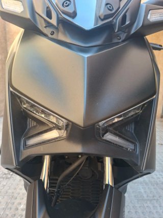 Maxi Scooter Negra