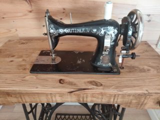 Máquina de coser antigua Gritzner