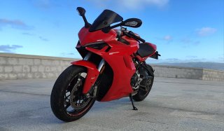 Ducati Supersport 950 Roja