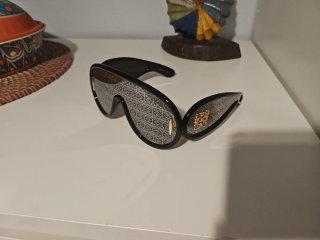 Gafas de Sol Loewe Negras y Doradas