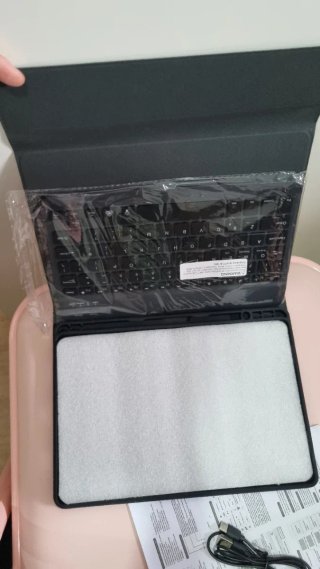 Funda Tablet 11" con Teclado Bluetooth Magnética
