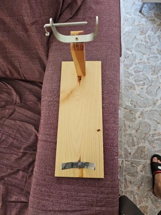 Jamonero de madera con soporte