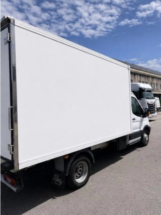 Camión Frigorífico Ford Transit a reparar