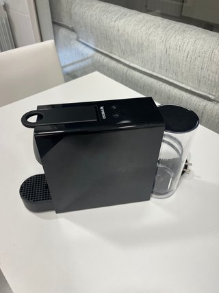 Cafetera Nespresso Krups Essenza Negra