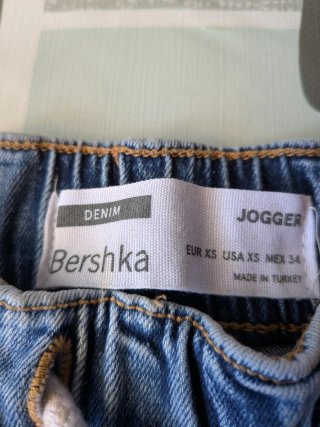 Pantalones vaqueros Bershka niño rotos