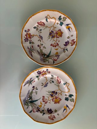 Restos de vajilla vintage de cerámica