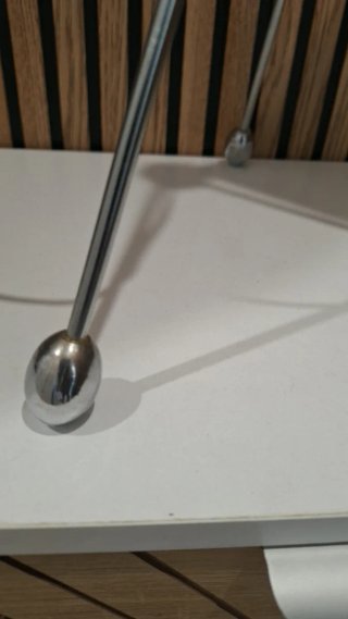 Lámpara de diseño metálica