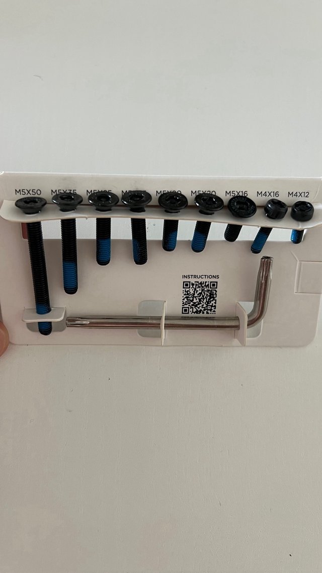 QuadLock Kit Tornillería Antirrobo