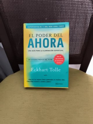 El poder del ahora un camino hacia la realizaci...